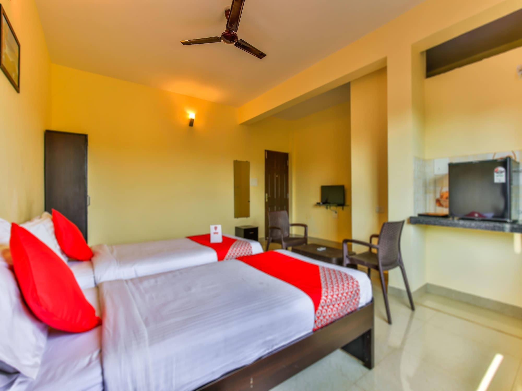 Oyo 14276 Hotel Spring Height Acaro 외부 사진